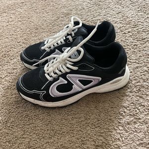 Christian Dior men’s shoe size 7 fits women 8.5/9